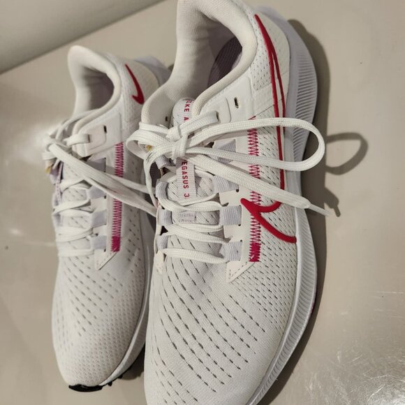 ✨ Nike Air Zoom Pegasus 38-HOT PINK SWOOSH – US 8 – Perfect Condition - Picture 11 of 11